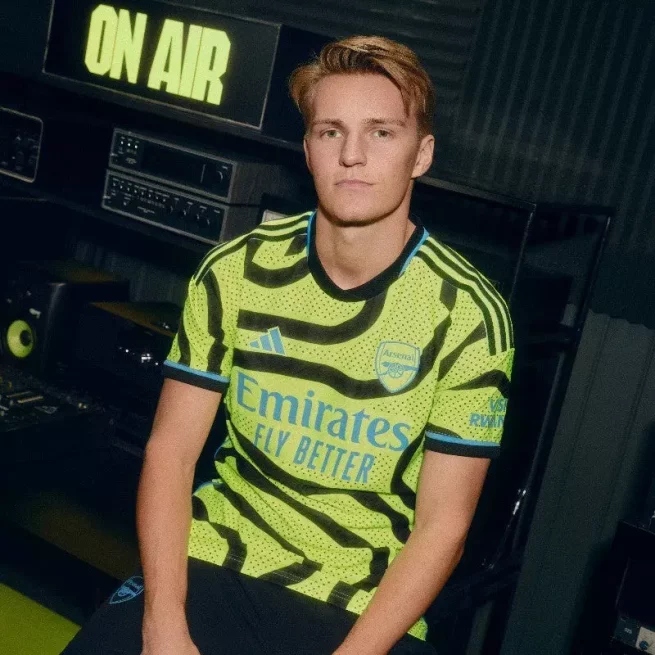 CAMISETA VISITA ARSENAL 2023-24